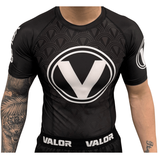 VALOR SHORT SLEEVE RASH GUARD BLACK